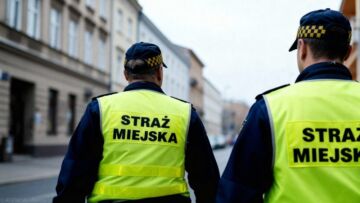 Starówka pod kontrolą. 18 mandatów i holowanie